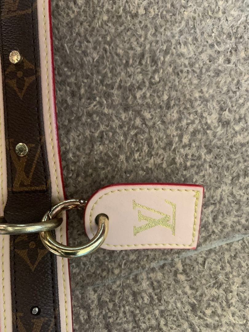 ルイ・ヴィトン レザー　犬首輪 スタッズ付き　louis vuitton