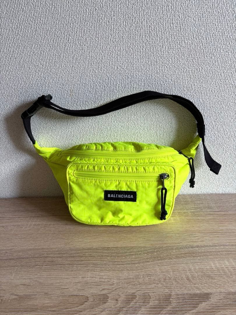 BALENCIAGA ネオンイエロー ボディバッグ