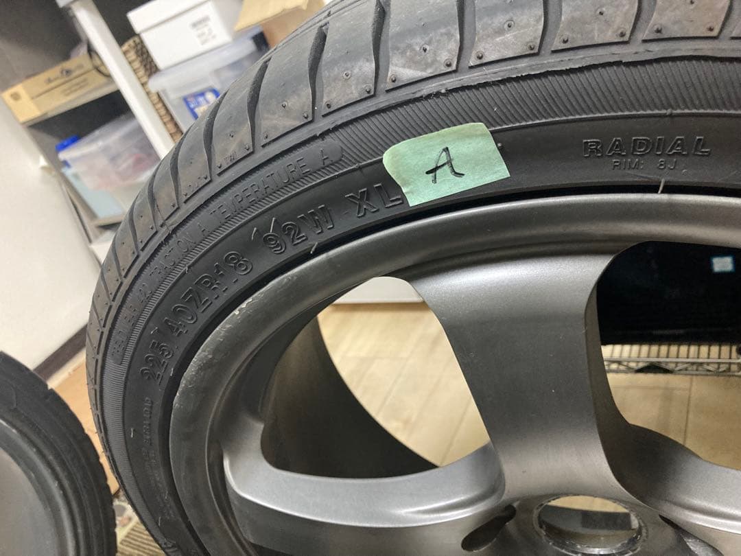 専用18インチホイール 114.3 +タイヤ225/40/R18 4本