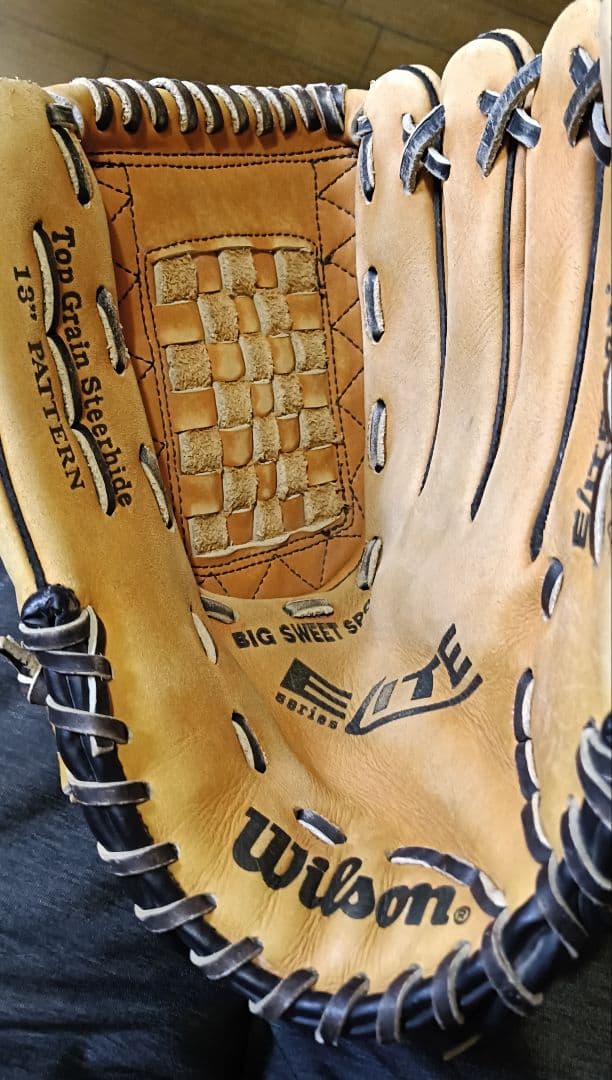 ウィルソン A1665 Elite5 シリーズの野球グローブ