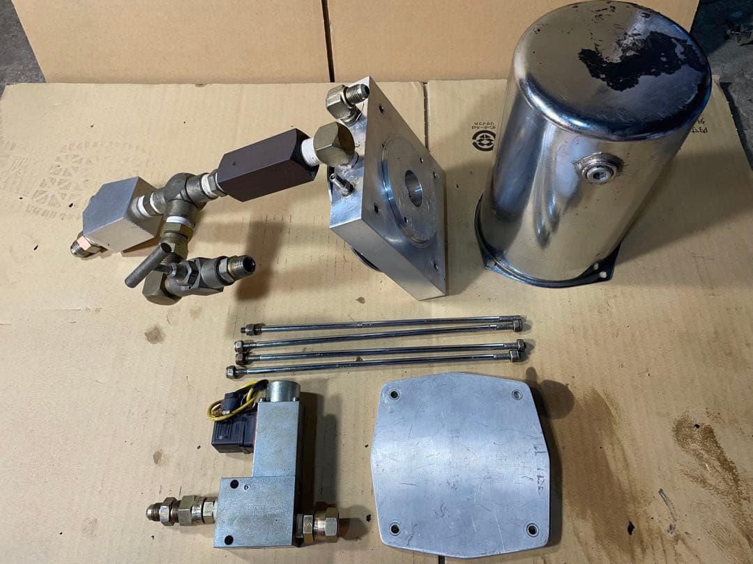 ハイドロ　ポンプ　ハウエ　1／2 ホース8番フィッティング　ローライダーキャデ