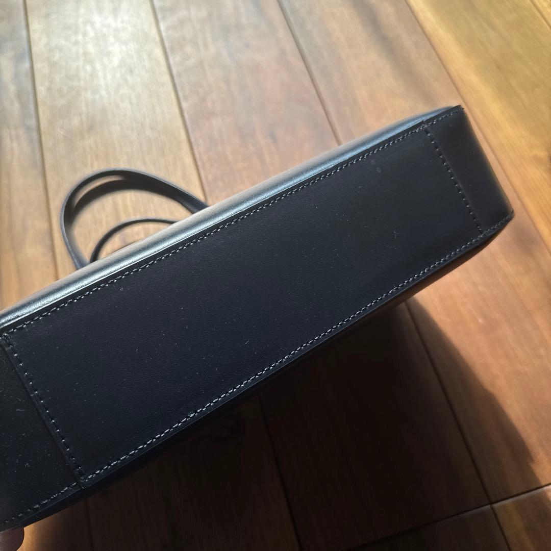 ヴィリーナ別注　ヤーキ　スクエアハンドバッグ　ネイビー