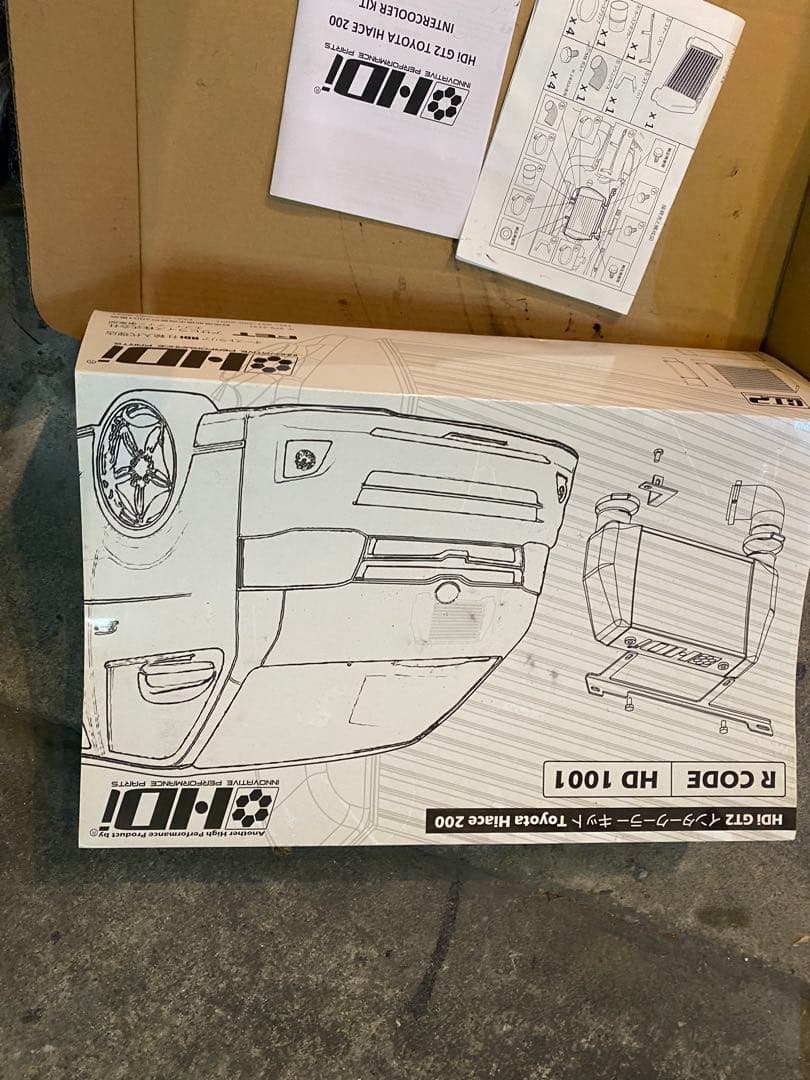 猫ちゃん　ハイエース HDi インタークーラー