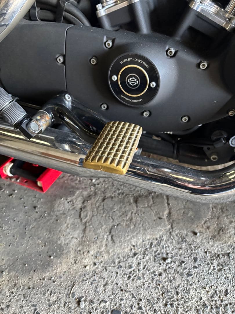 スポーツスター 真鍮製パーツセット ヘッドキャップ メーターリング ペダルカバー