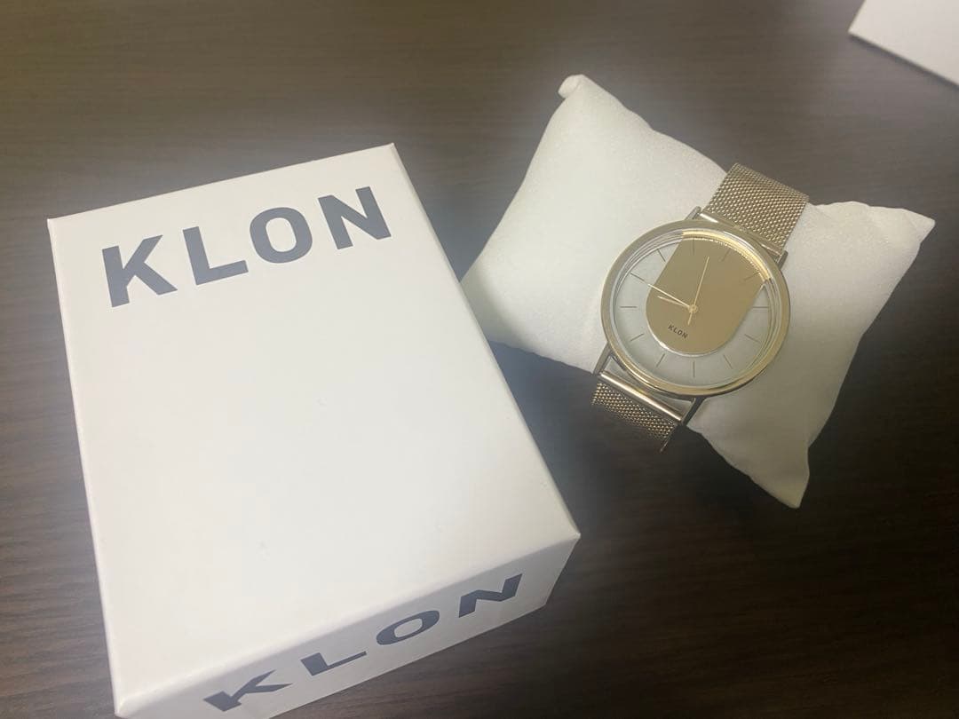2024年　クリスマス限定色　KLONゴールドメッシュバンド時計