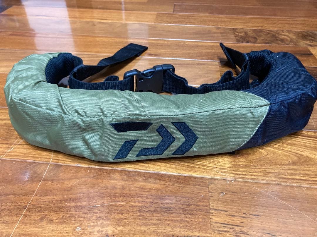 ダイワDaiwa ライフジャケット　DF-2709 モスグリーン　救命　桜マーク