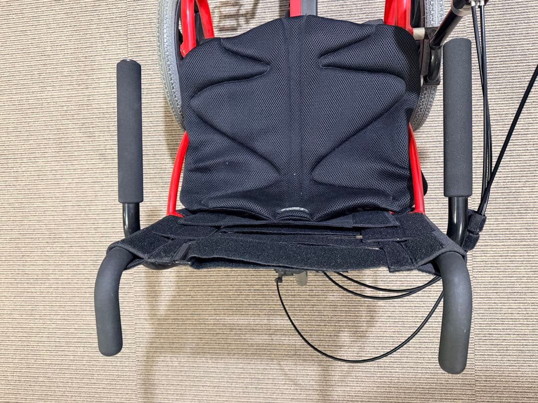 Profhand プロハンド 赤　ペダル付き トレーニングチェア 介護用品