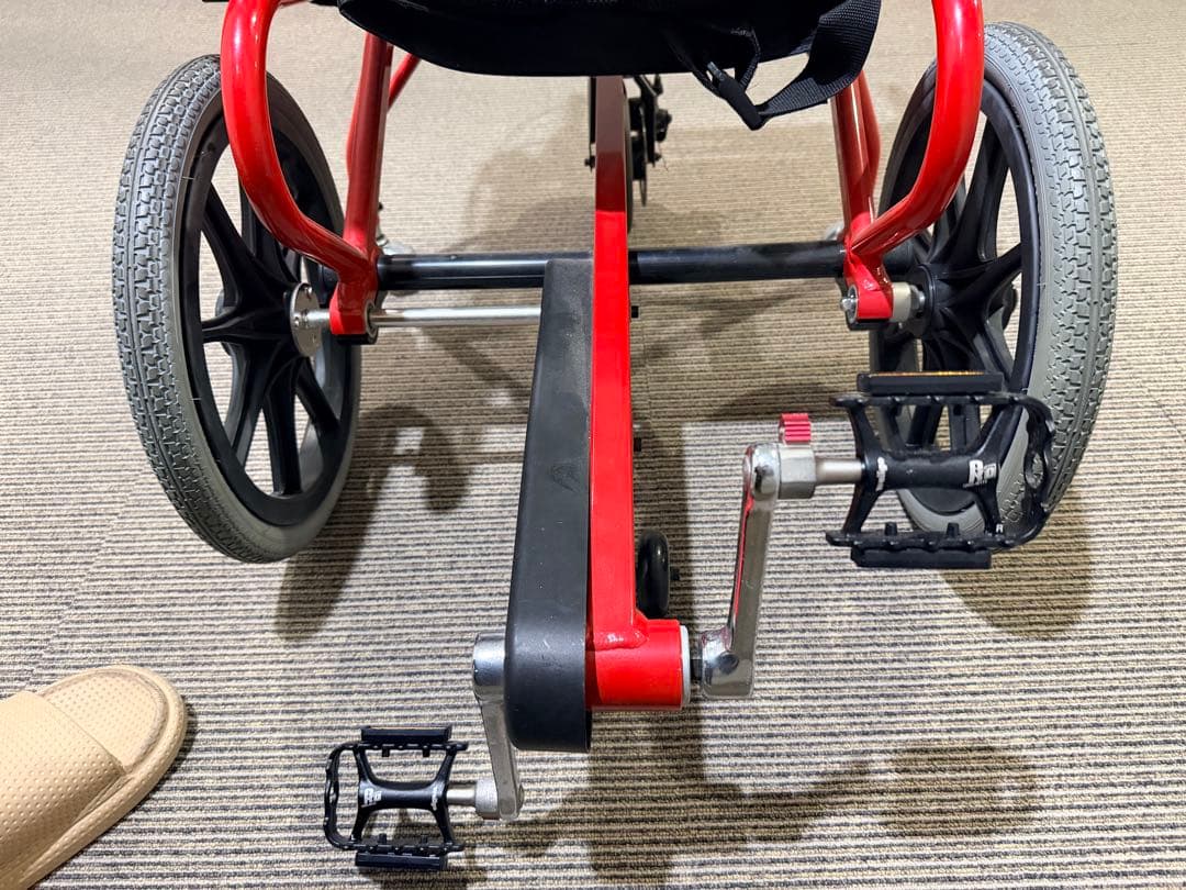 Profhand プロハンド 赤　ペダル付き トレーニングチェア 介護用品