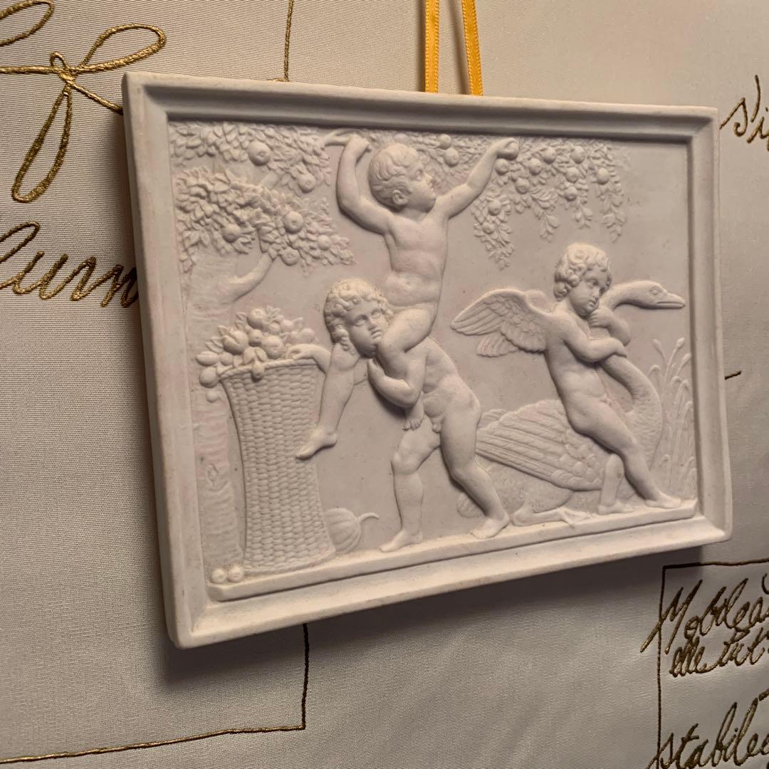 ビングオーグレンダール　レアなアンティークのビスク焼きの天使の子供達の陶板！