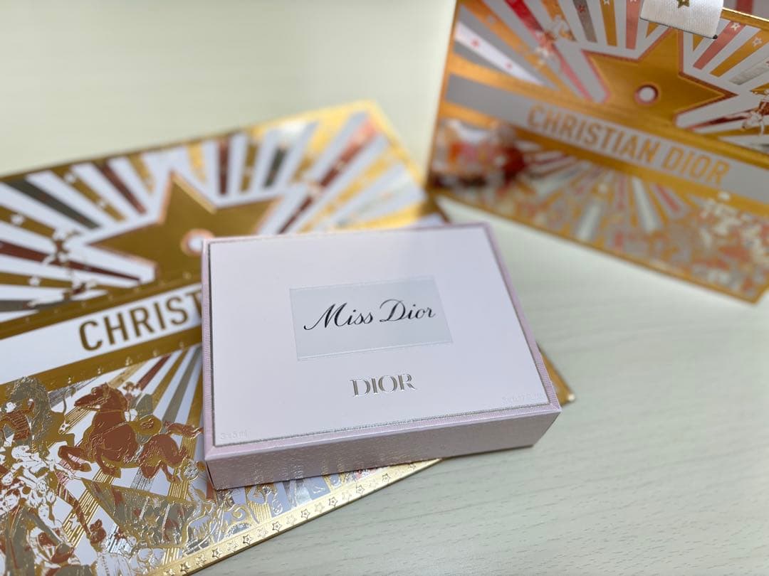 Miss Dior 香水ギフトセット 3本　紙袋付き 2/10までお値引き有り