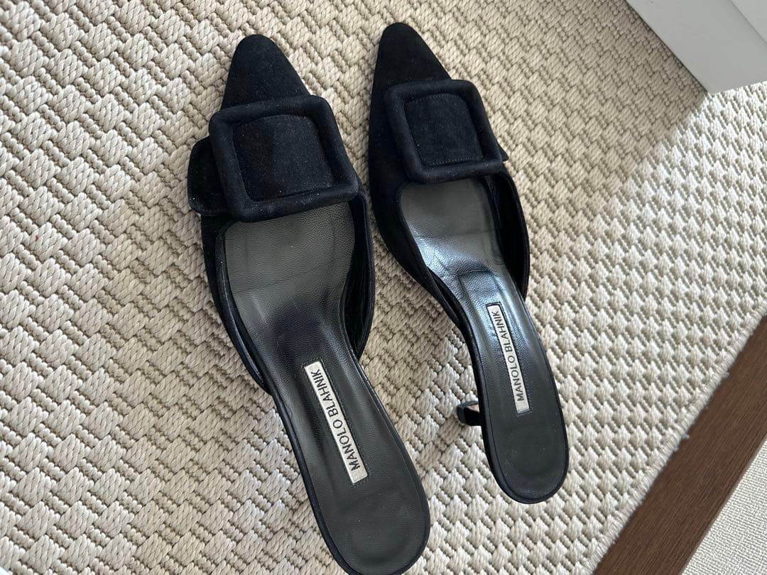 Manolo Blahnik ブラックミュール