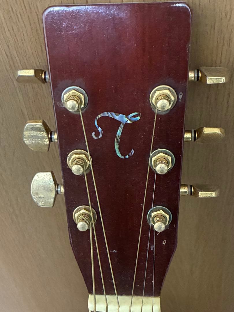 タカミネ　ピックアップ付き　サンバースト　ニューヨーカータイプ　アコギ