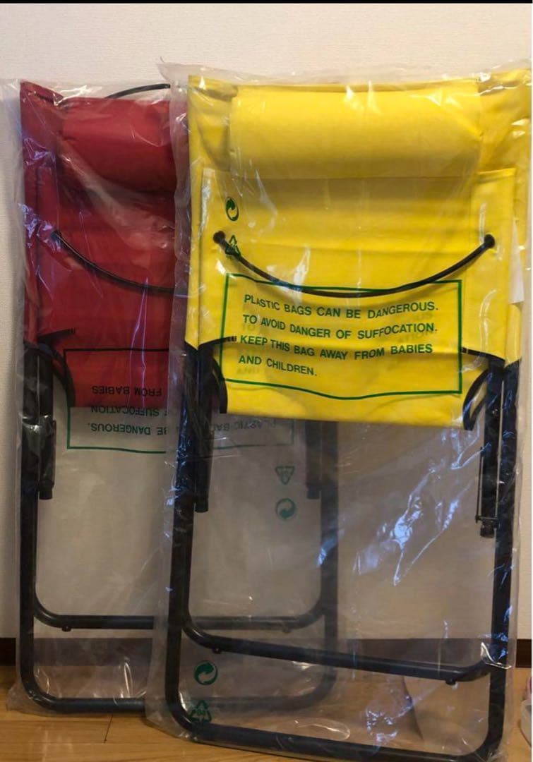 アクタス　チェアー　黄色と赤色の2脚　キャンプ•バルコニー用　室内用