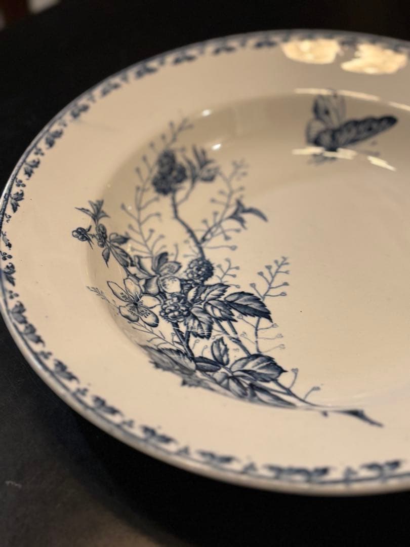 フランスアンティークプレート　3枚セット ラズベリー赤2枚・ラズベリーと蝶青1枚