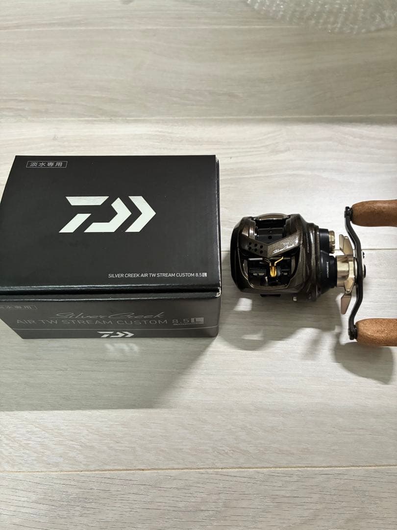 ［超美品］シルバークリーク エア TW ストリームカスタム availスプール
