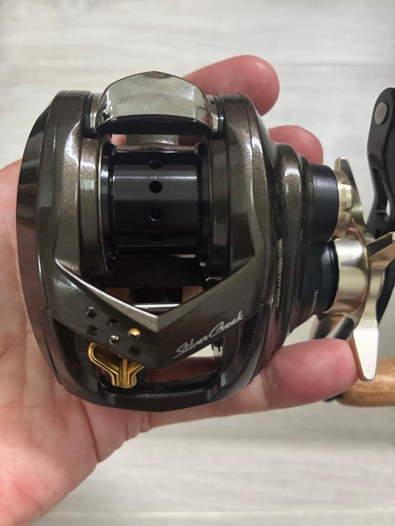 ［超美品］シルバークリーク エア TW ストリームカスタム availスプール