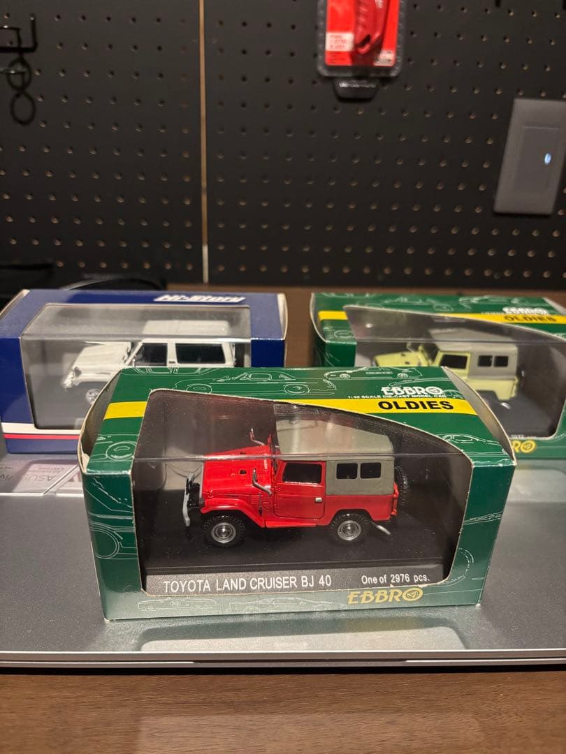EBBRO TOYOTA LAND CRUISER BJ 40 赤