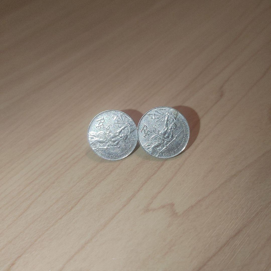 フランス銀貨のピンバッジ
