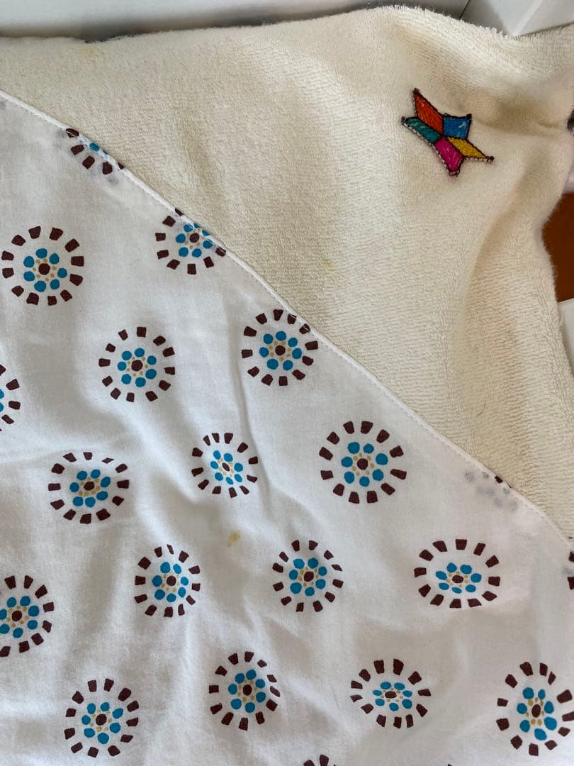 ディモワ 10mois キャノピー付きベビーベッド、布団付き