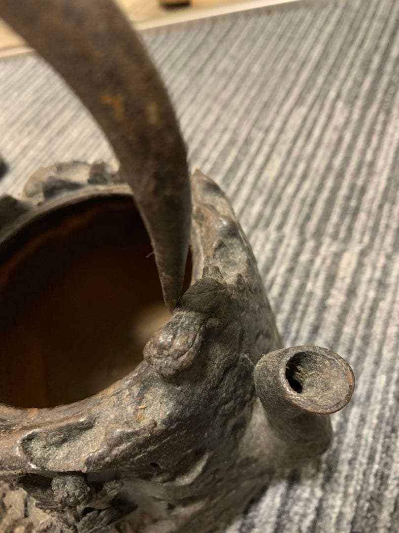 鉄瓶 龍文堂 上田造 上田照房 紫藤蓋 高浮雕 筒型 茶器 茶道具