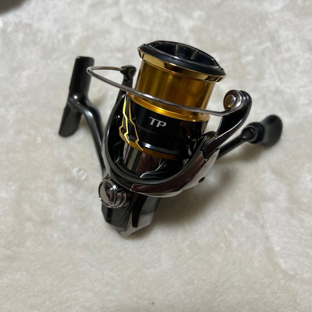 シマノ　19ツインパワー2500shg