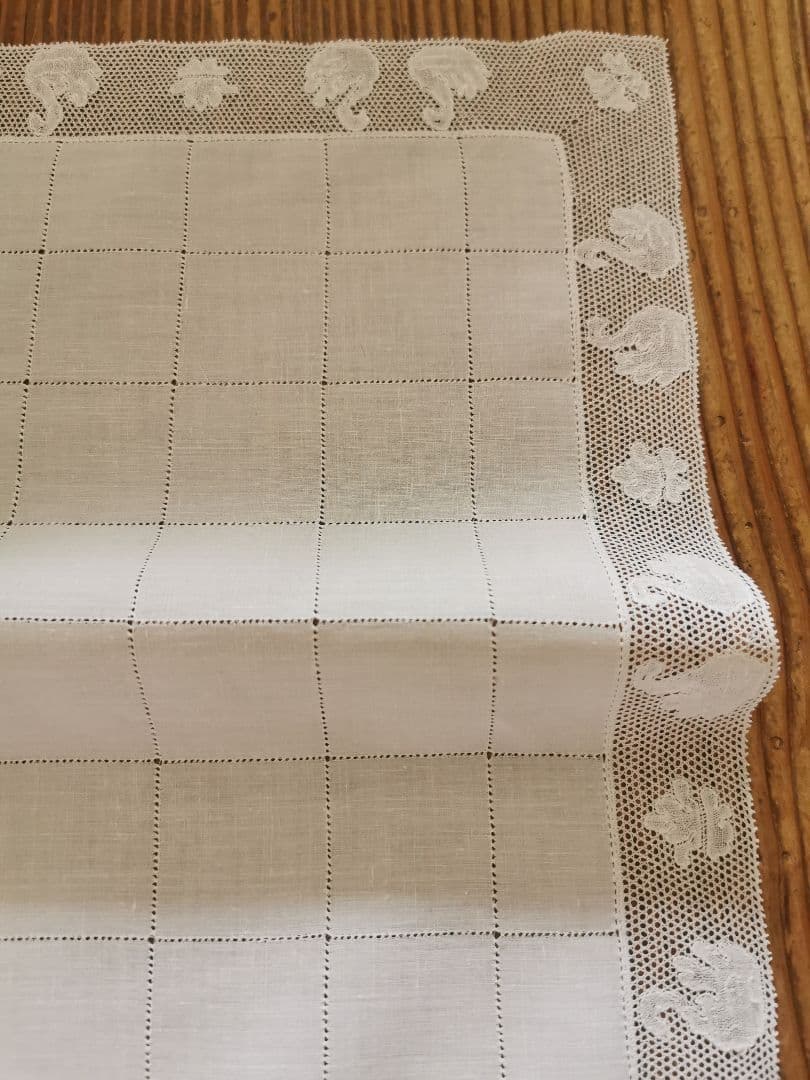 アンティーク ポワンドパリ 白鳥と水草 格子ドローンワーク 極細糸リネンランナー