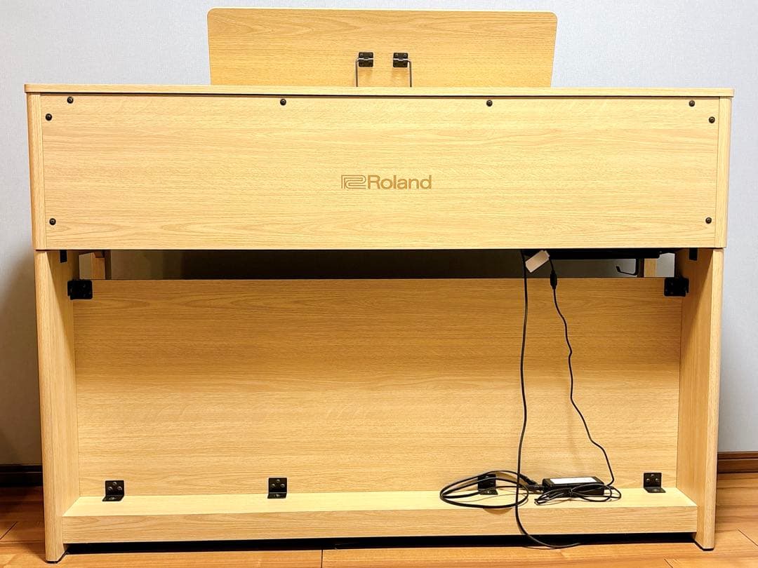 Roland 電子ピアノ HP704-LA 2019年製