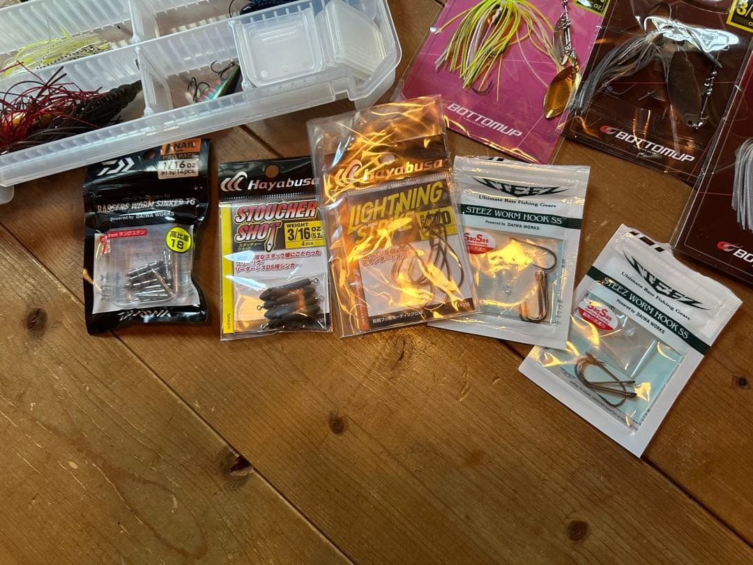 コロンビア のバイパーリッジPFG(伊藤巧コラボモデル)＋ルアー＋用品