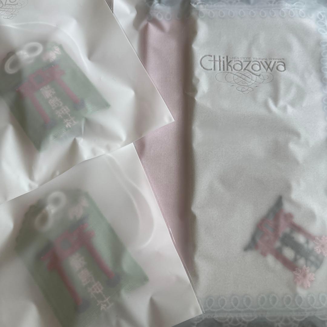 c*0様 近沢レース　 元町　厳島神社ハンカチ お守り付き　２色　ピンク　グレー