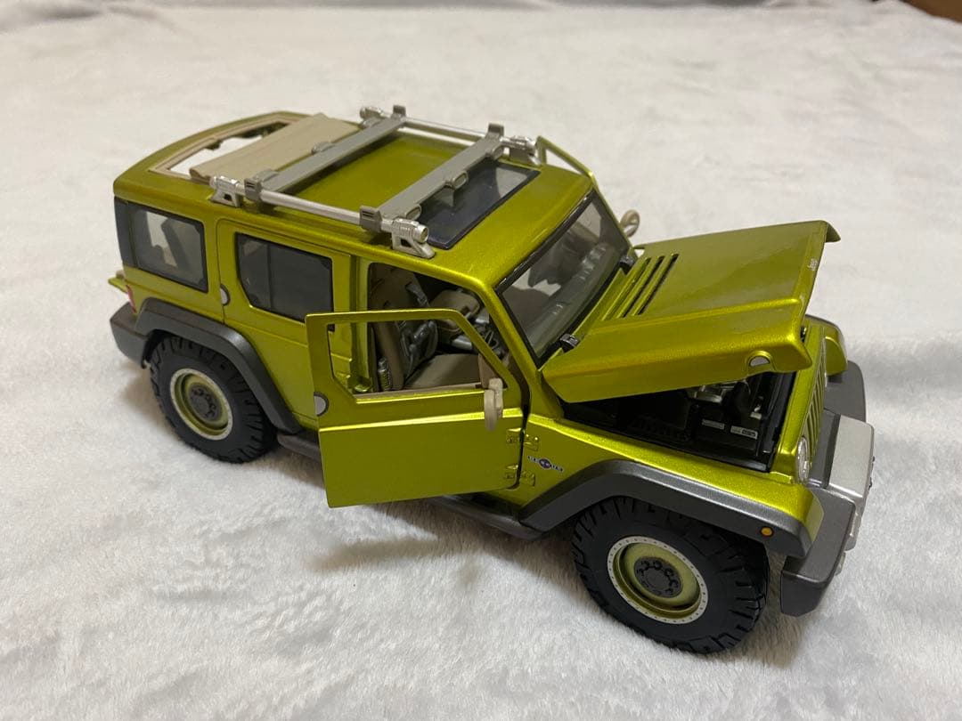 ミニカー Maisto Jeep Rescue Concept 1/18