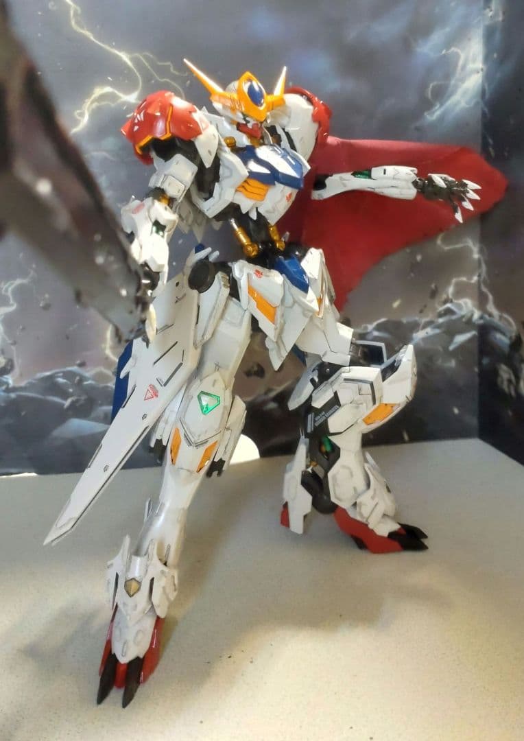 MGガンダムバルバトスルプス改完成品(塗装済)決闘マント装備