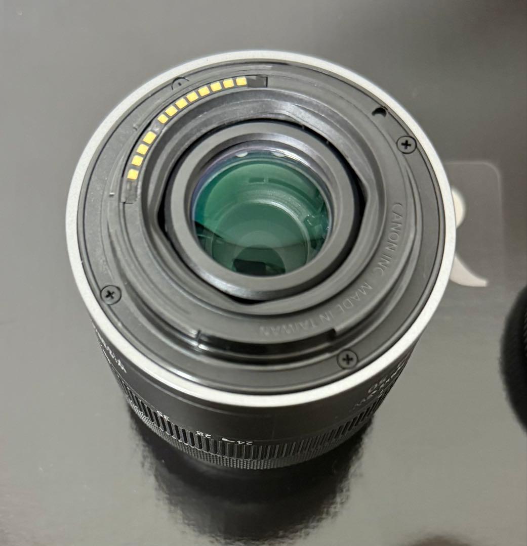 キヤノン Canon EOS R8 ミラーレス一眼カメラ　美品