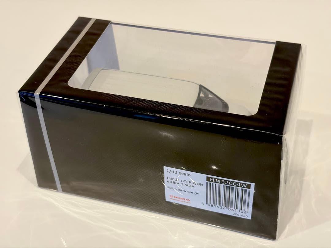 ステップワゴン　スパーダ　白　ミニカー　新品　1/43 ホンダ　STEPWGN