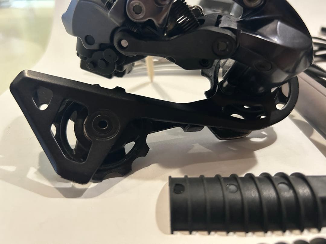 ULTEGRA di2 2×11 セット　ケーブル類付