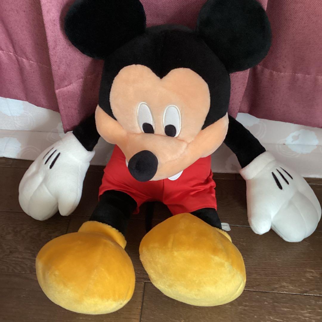 美品です。肌触り良い　大きい高さ６０㎝以上あるミッキーマウスのぬいぐるみ