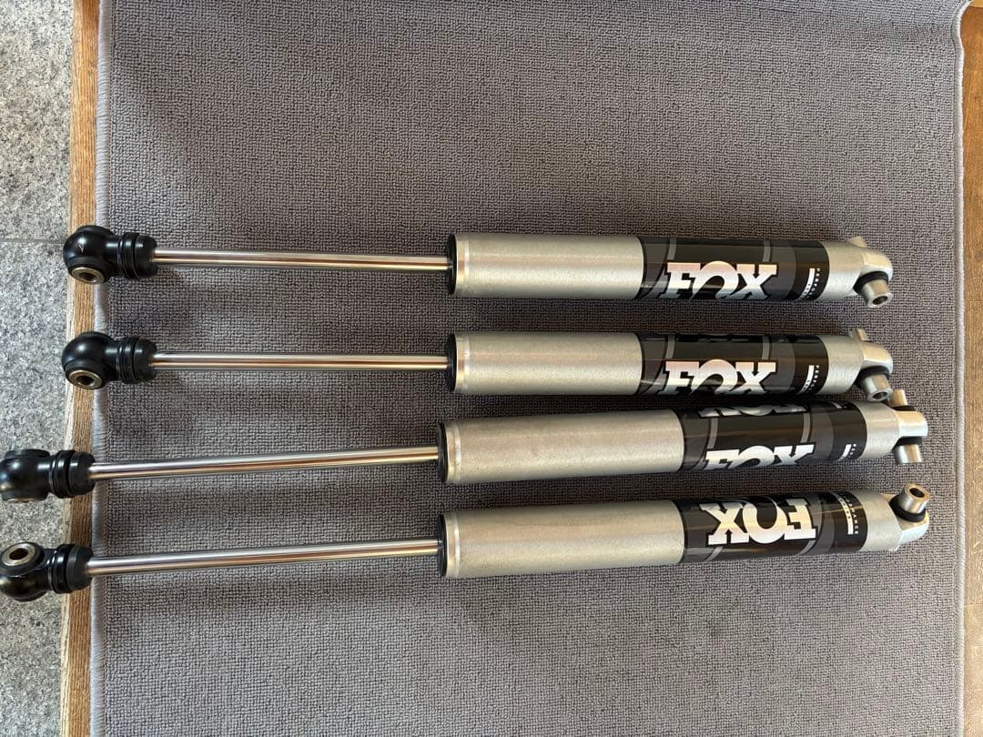 FOX2.0 ショックアブソーバー　ラングラーjl用　2〜3インチアップ用