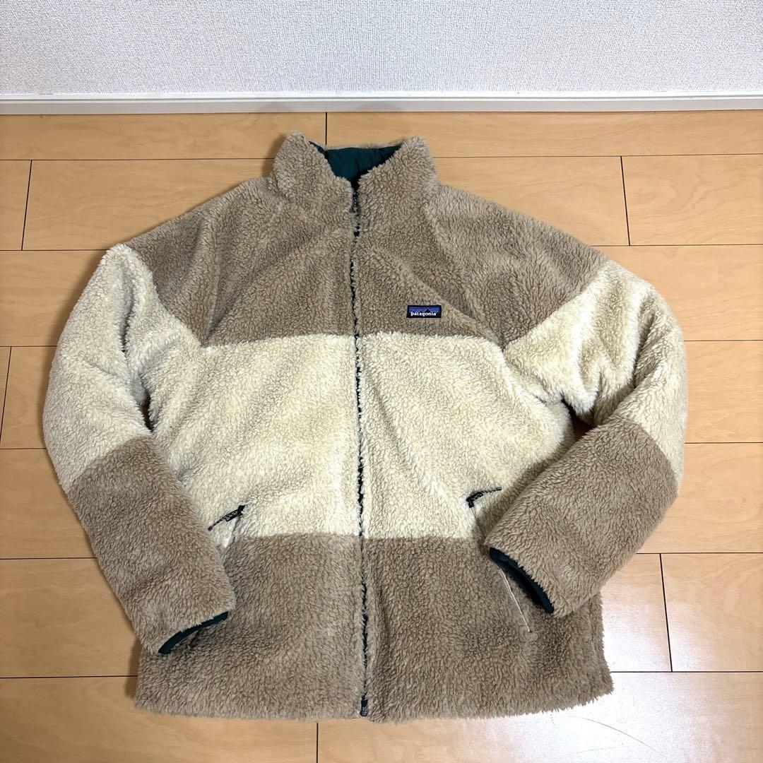 ヒーロー様美品パタゴニアリバーシブルサイレントダウンジャケットFA22 Lサイズ