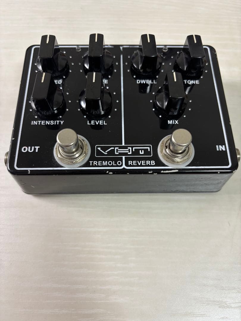 ギター vht Melo-Verb Tremolo+Reverb Pedal