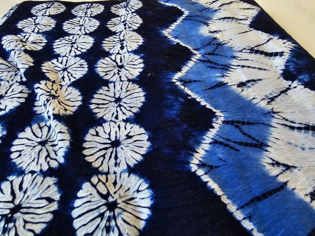 珍しい　有松鳴海絞り　縫い締め　丸紋　反物