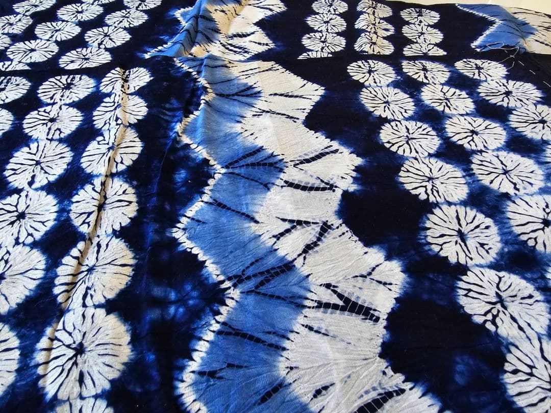 珍しい　有松鳴海絞り　縫い締め　丸紋　反物