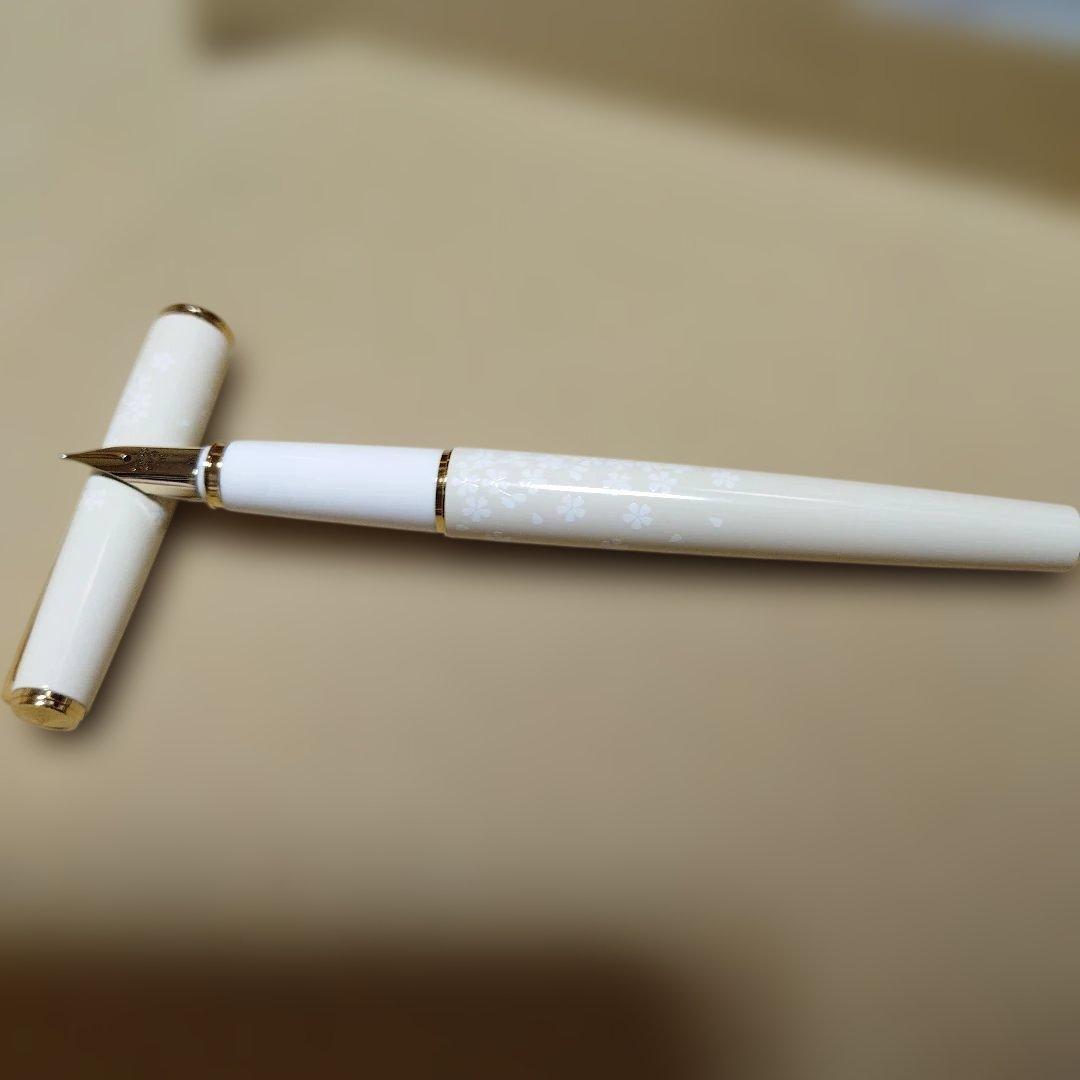 ま*中様 パイロット 万年筆 レディホワイト FD-18SR-SKU サクラ