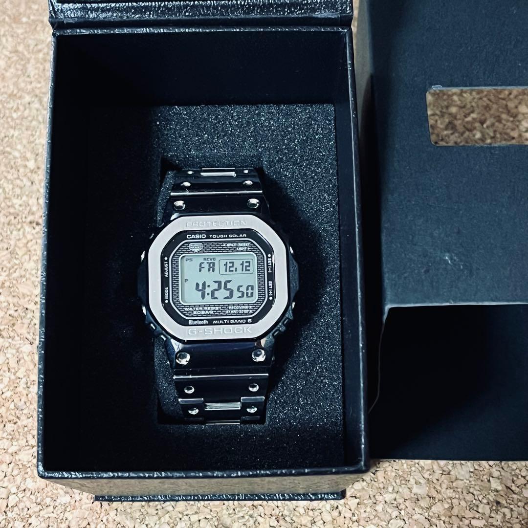 カシオGーSHOCK/GMWーB5000Dー1JFメタリックカバード電波ソーラー