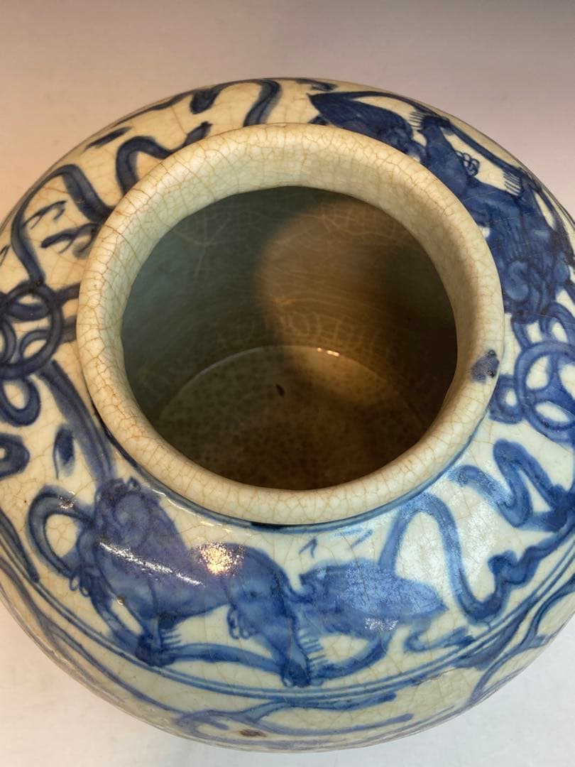 古染付龍獅子紋壷 明時代 中国古陶磁 花瓶