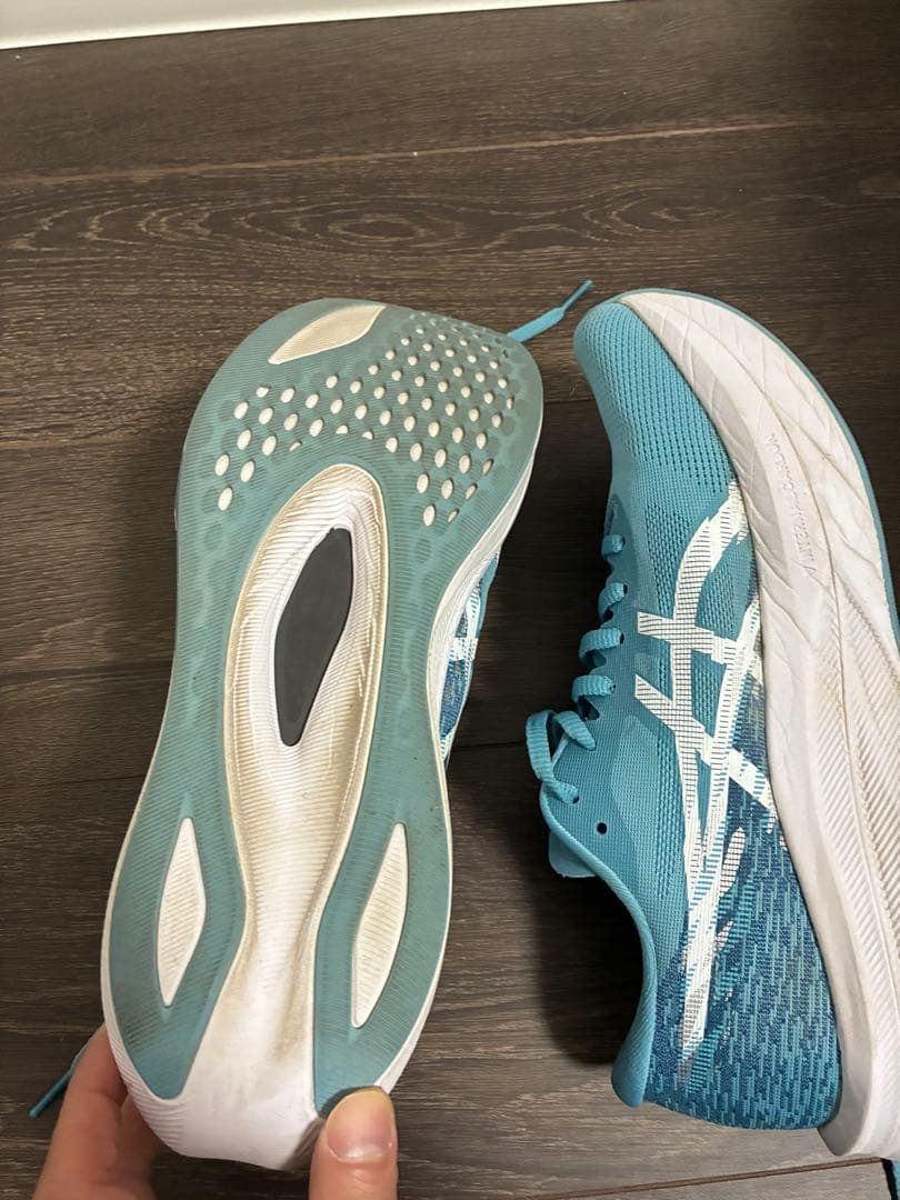 マジックスピード4 アシックスランニングシューズ　27cm