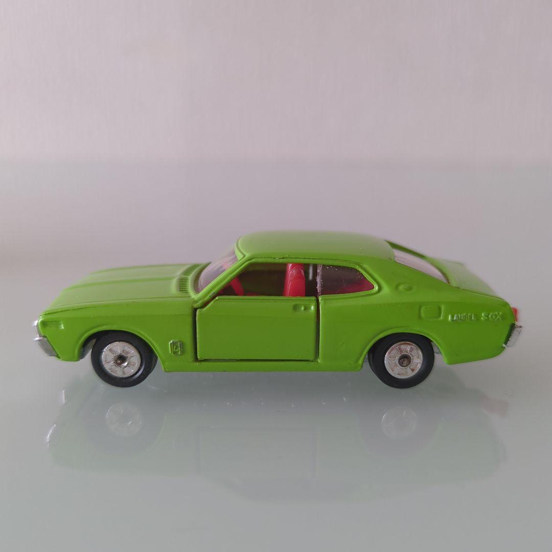 黒箱 トミカ ニッサンローレル2000SGX 色指定箱