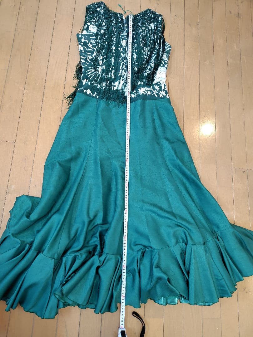 フラメンコ衣装　緑ワンピース+白パニエ