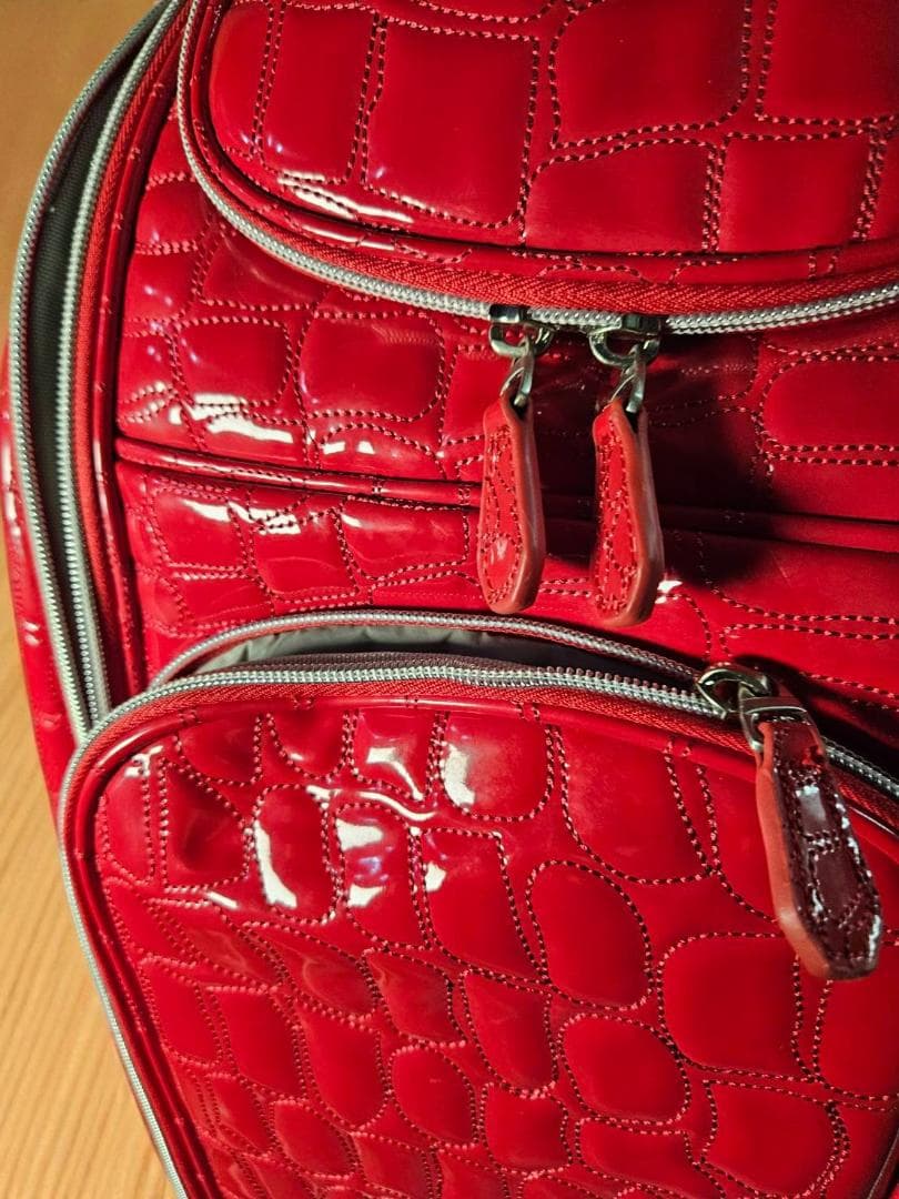 送料無料/展示品未使用　OWL エナメル高級ワニ柄型押しゴルフバッグ レッド