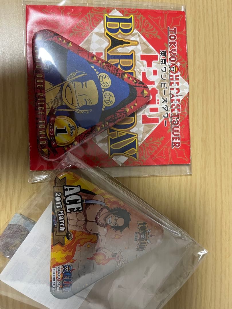 トンガリバースデー缶バッジ エース　2種セット