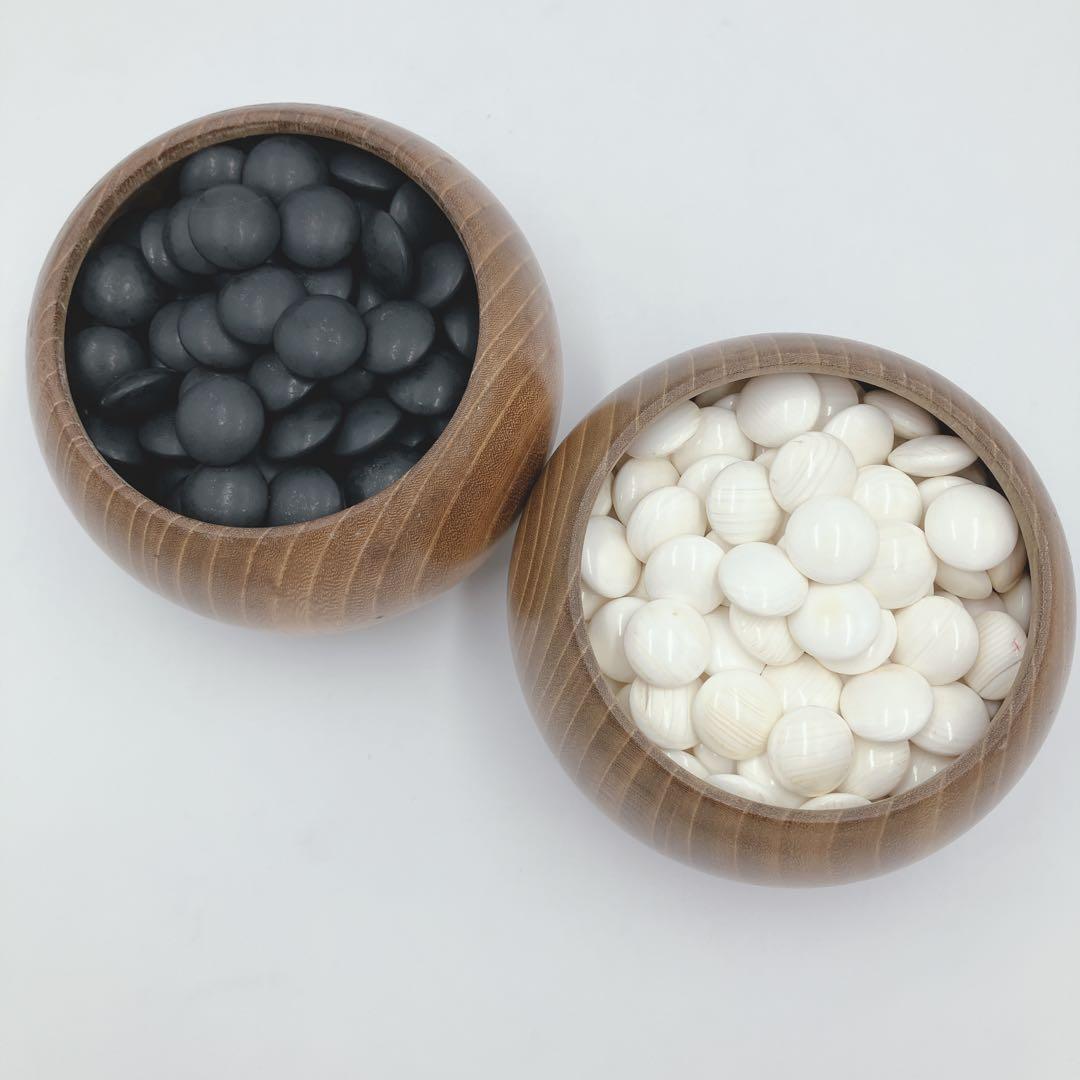 【美品】送料無料 囲碁 碁石33号〜34号 蛤碁石 那智黒 本蛤 雪印