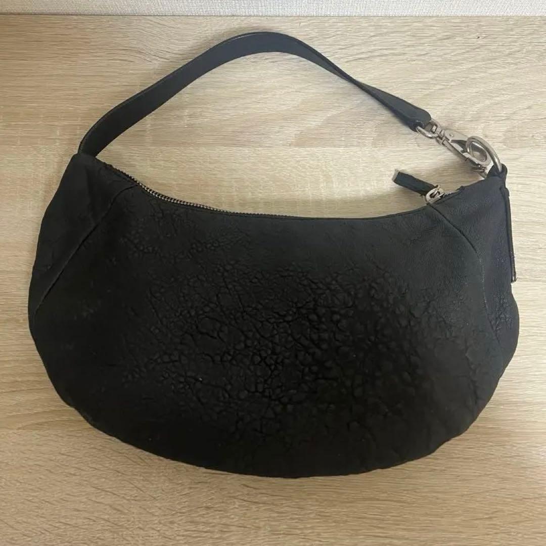 正規品　MIU MIU (ミュウミュウ)ブラック レザーショルダーバッグ　肩掛け
